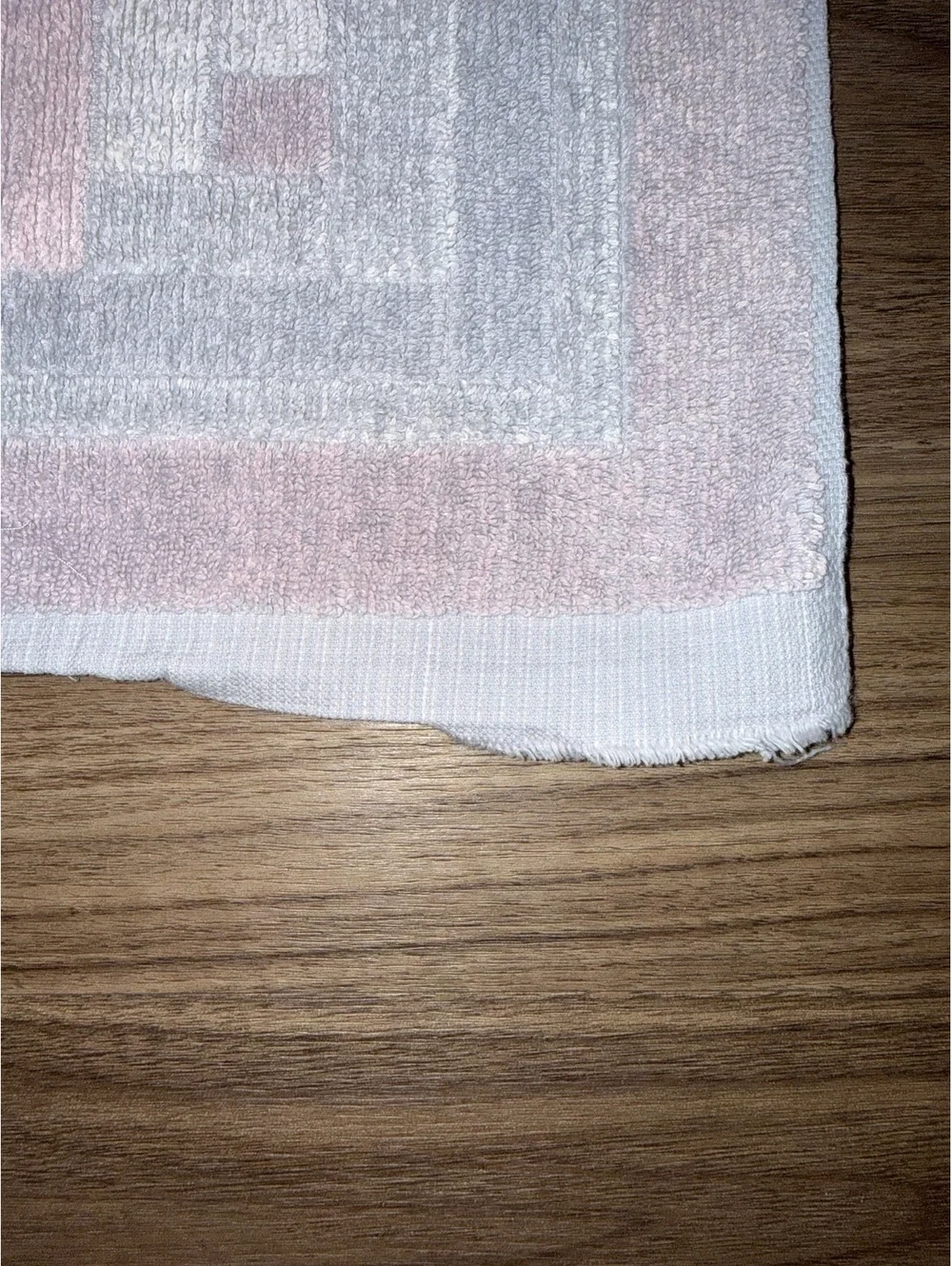 Vintage Fieldcrest 100% Cotton Medium Towel Geometric Pattern Pink Gray #FC4563